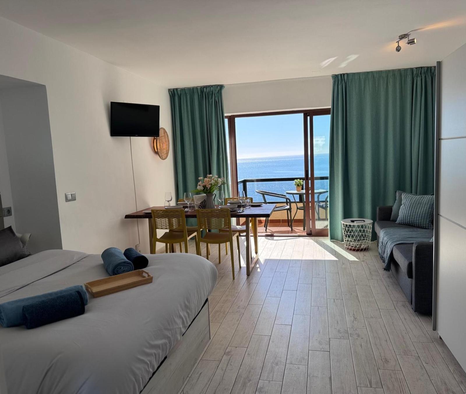 Aloha Playa Studio Sea Views Benalmádena Exteriör bild