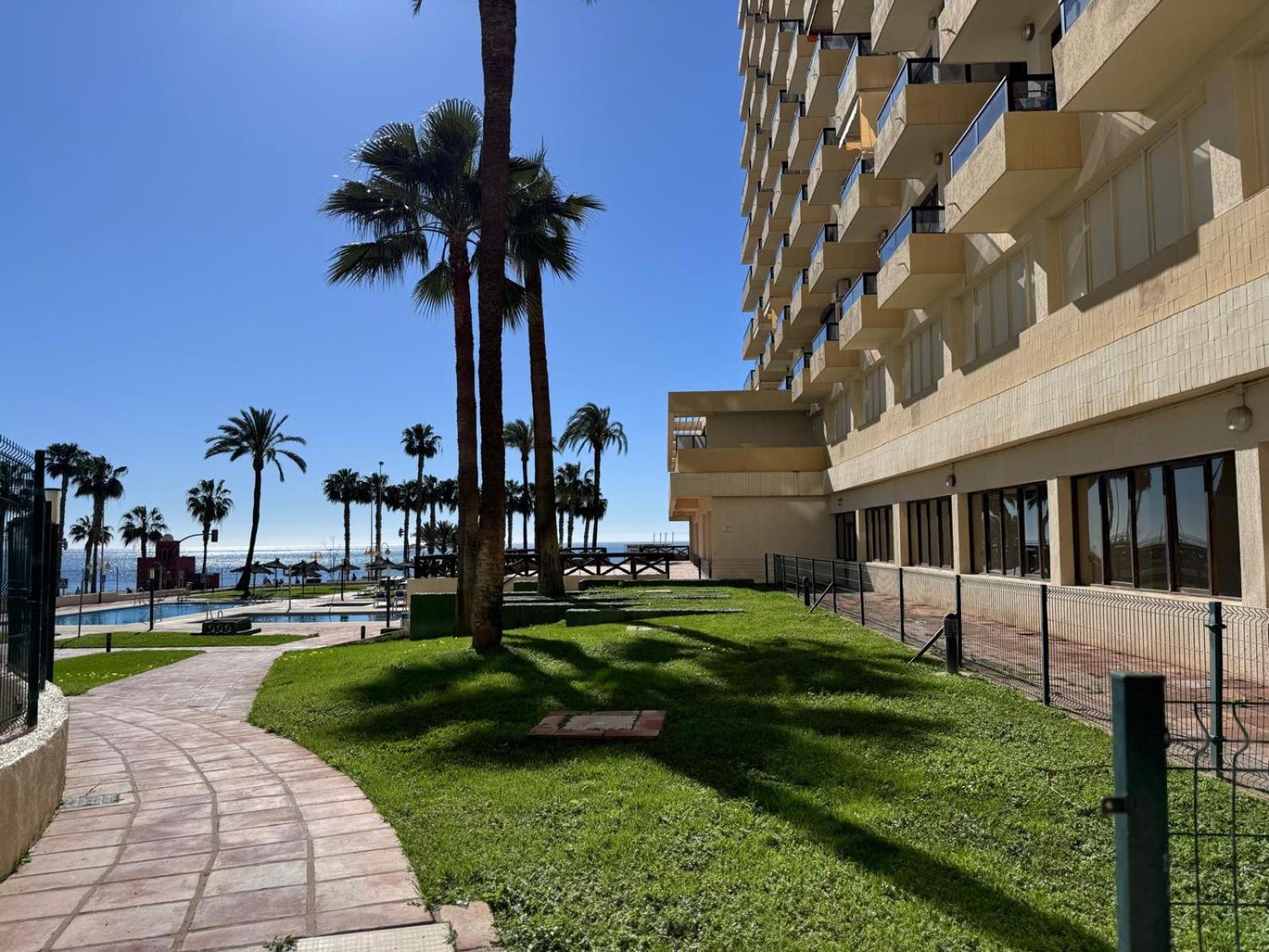 Aloha Playa Studio Sea Views Benalmádena Exteriör bild